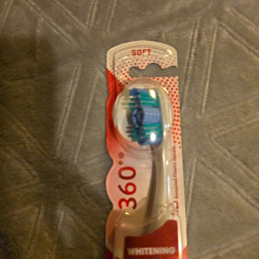Colgate 360° Whitening Manual Toothbrush, Soft Nylon Bristles White/Blue/Green